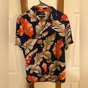 Banana Republic men’s camp-collar shirt